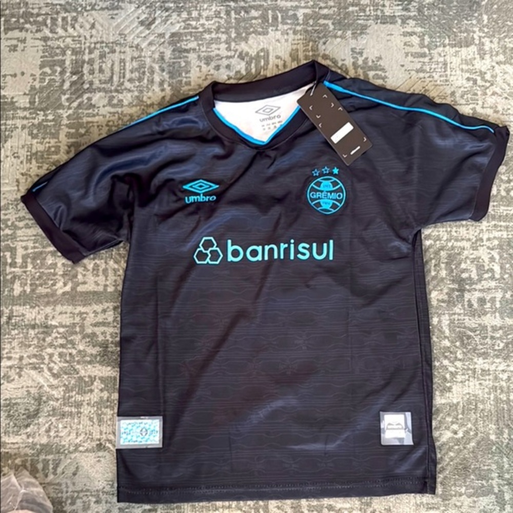 Kids, soccer shirt Umbro New Igor 7 size 8